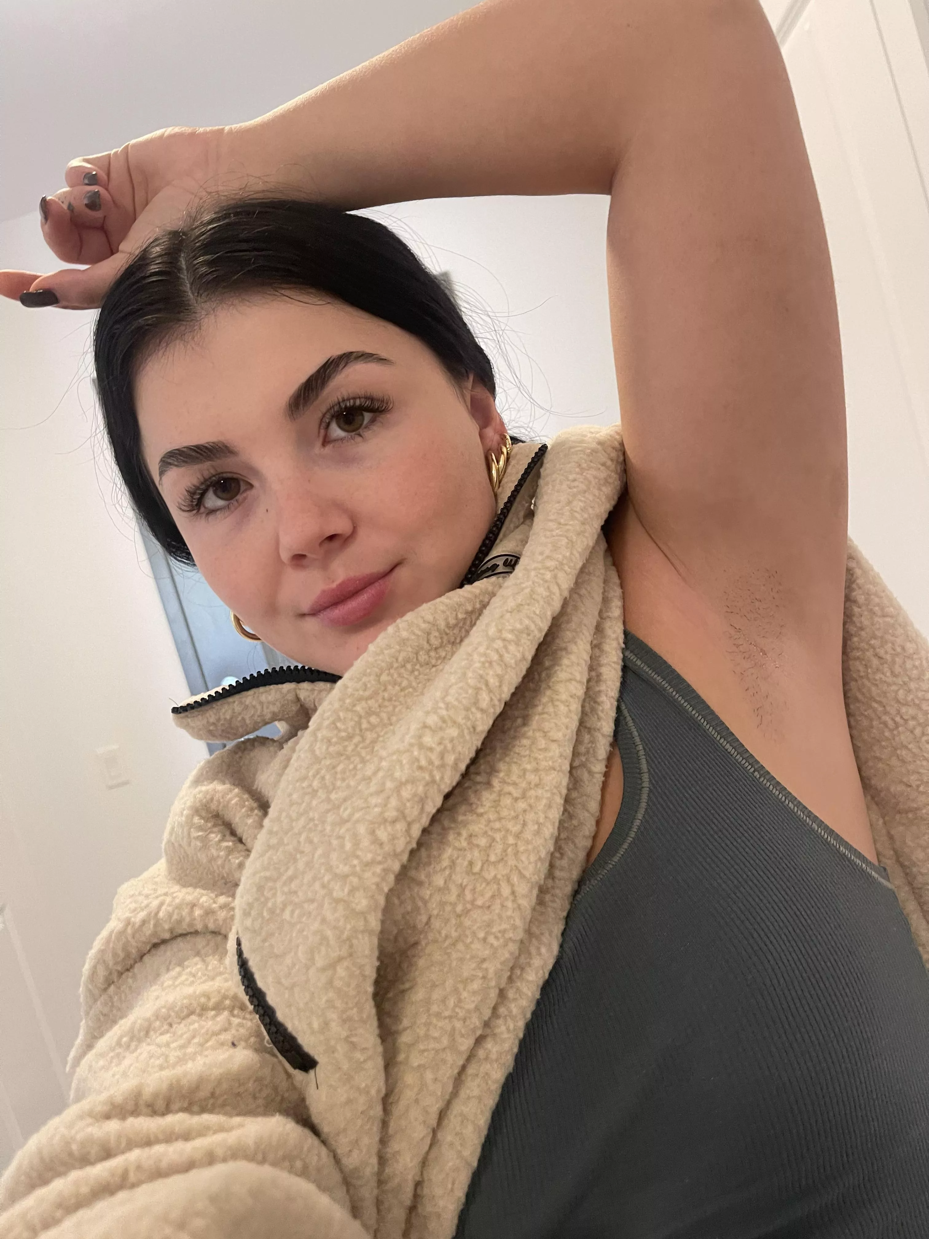 How does my stubble make you feel ;)?