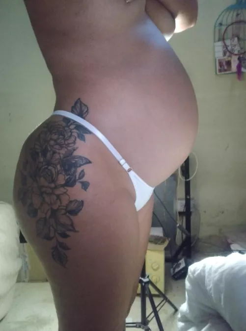 I almost have the same amount of ass as I do of pansa haha🫣🥵😈😋