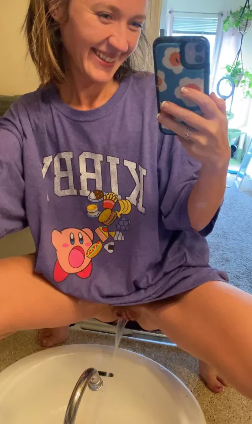 I like to pee in the sink 😁 do you think I should be peeing in your mouth though?