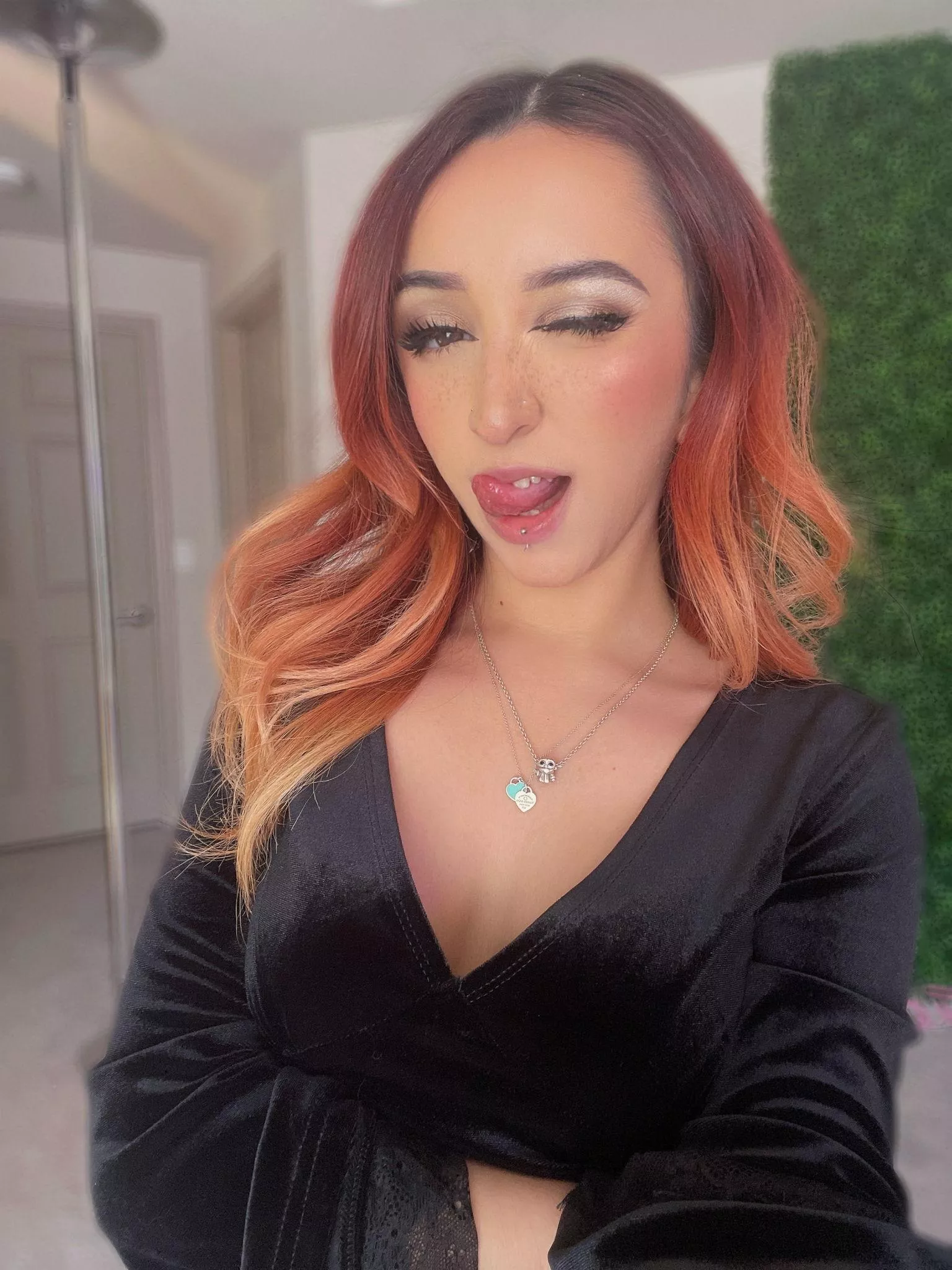 i’ll be your favorite fantasy girlfriend! [cam] [dom] [gfe] [sext] [pic] [rate] [vid] (pricing below)