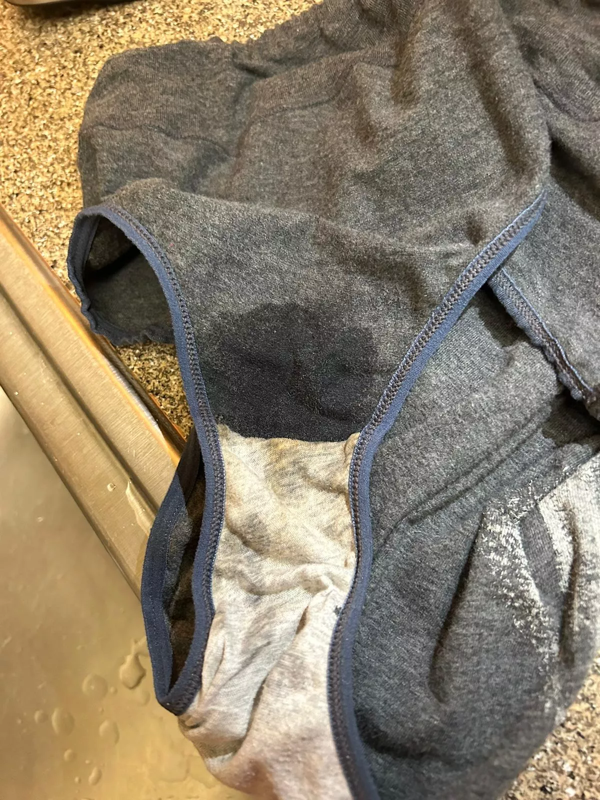 Mmm 😋 Nice souvenir from my Fuck friend last night.