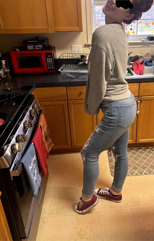 Mom jeans on point today