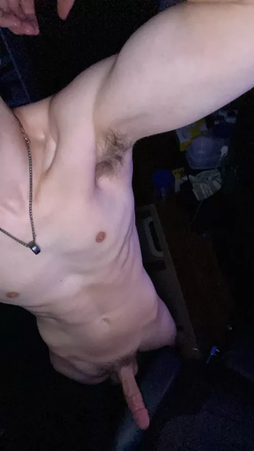 Need a gym bro to help me bulk up 🥺