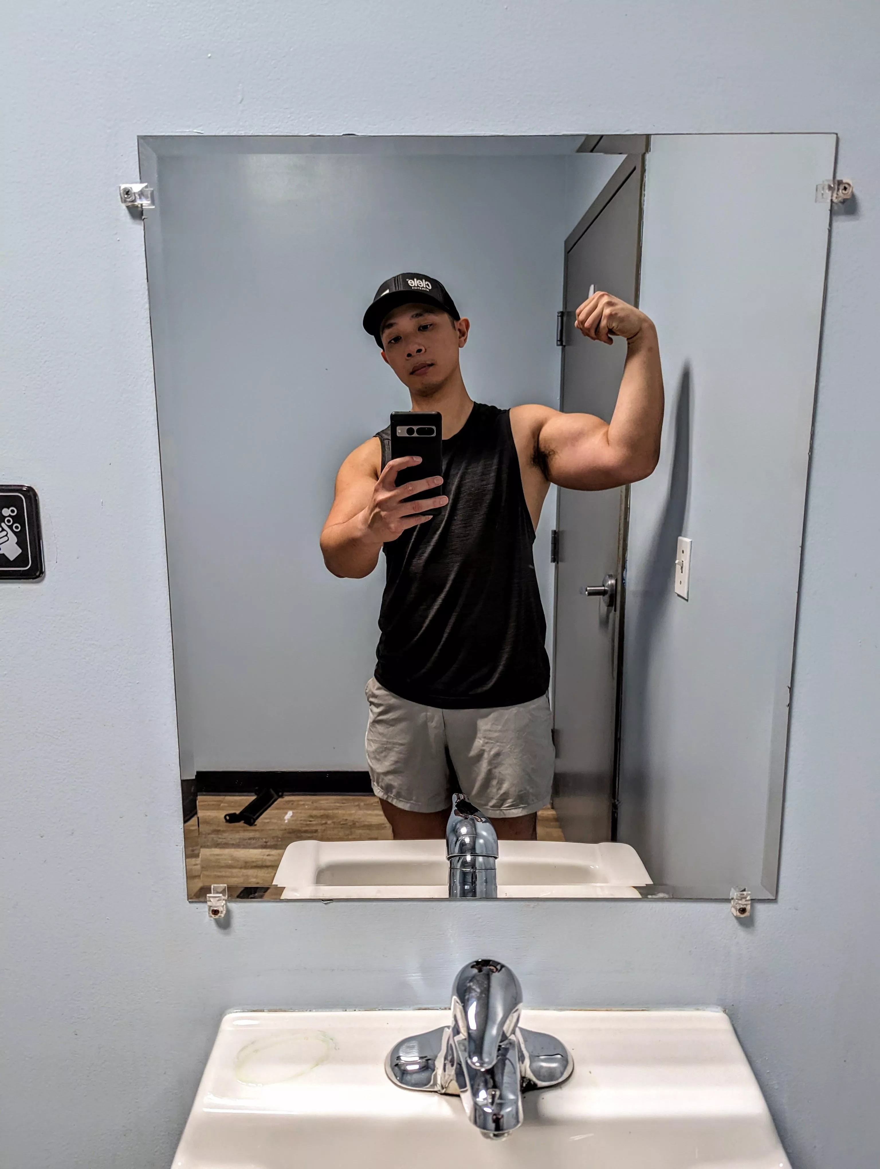 [Self] The more I flex, the bigger they'll get, right? 🤔
