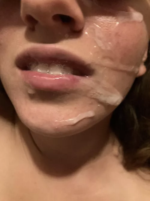 Sluts like me always loves it all over my face