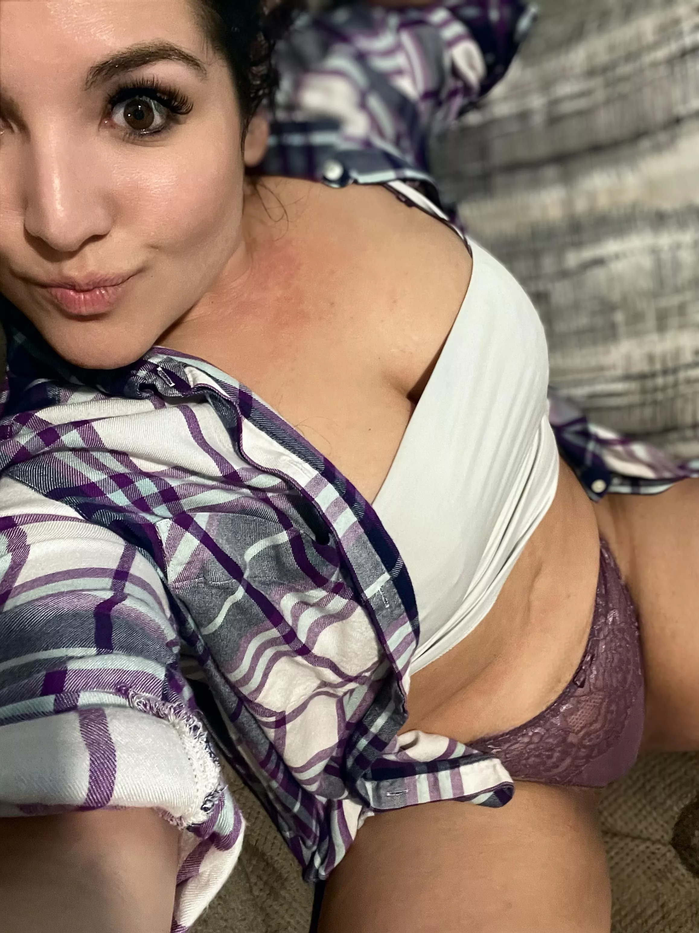 This MILF is comfy and pants less while I wait for you to get here