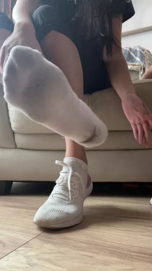 Those sweaty socks smell heavenly baby. Come take a sniff 💜 [Selling][US]