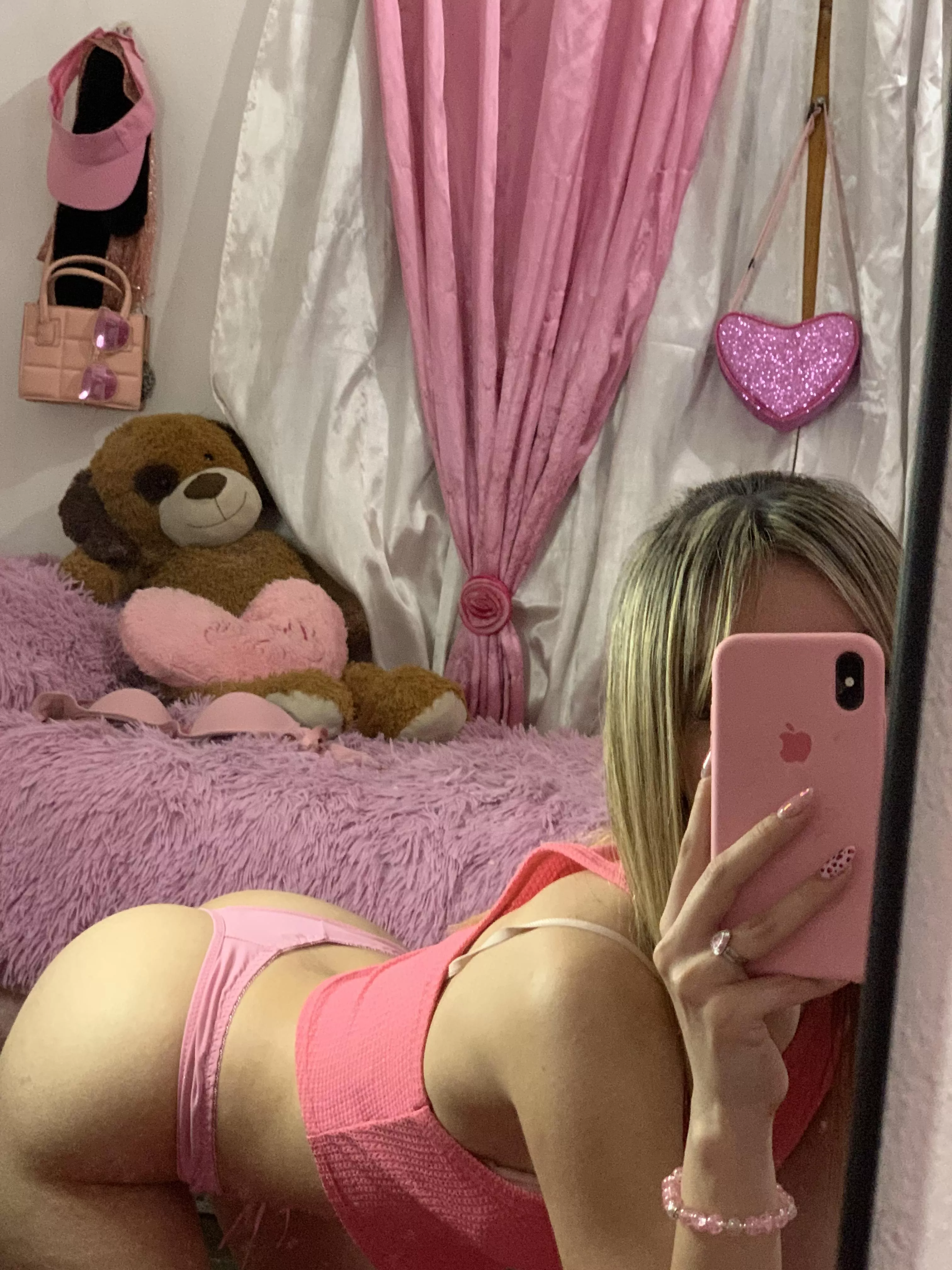 Would you be into eating me from behind?