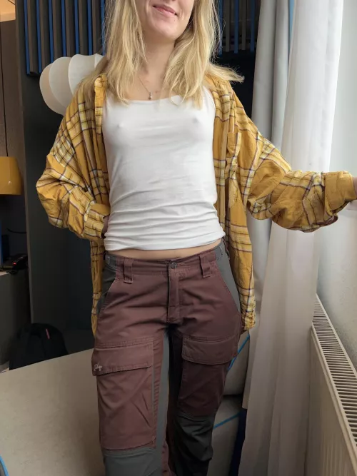 Would you stare at my pokies