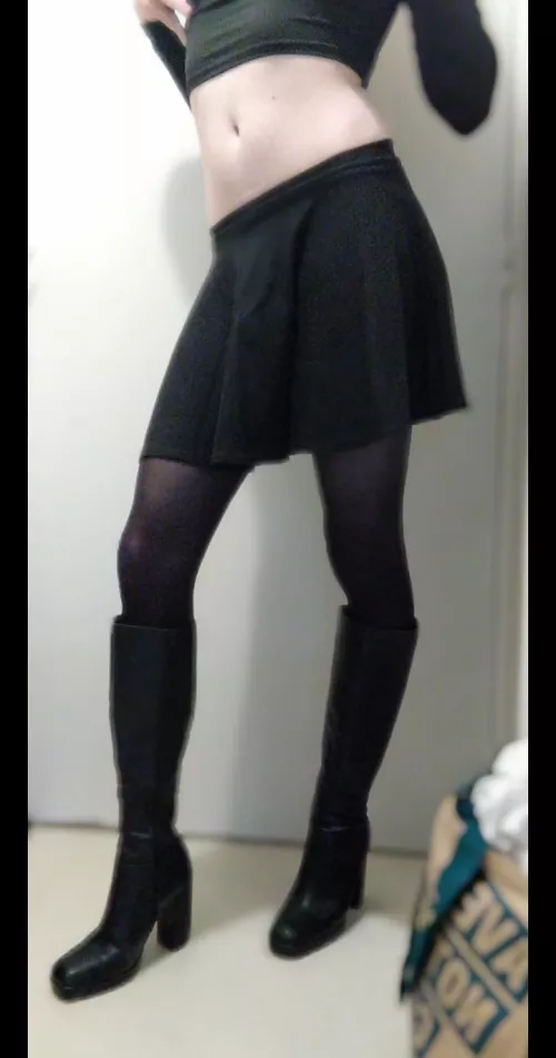 Do I look good with high heels ??? 🤭