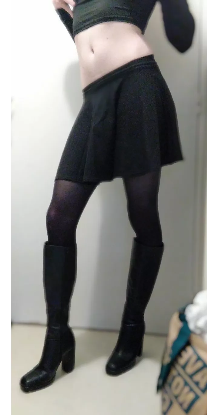 Do I look good with high heels ??? 🤭