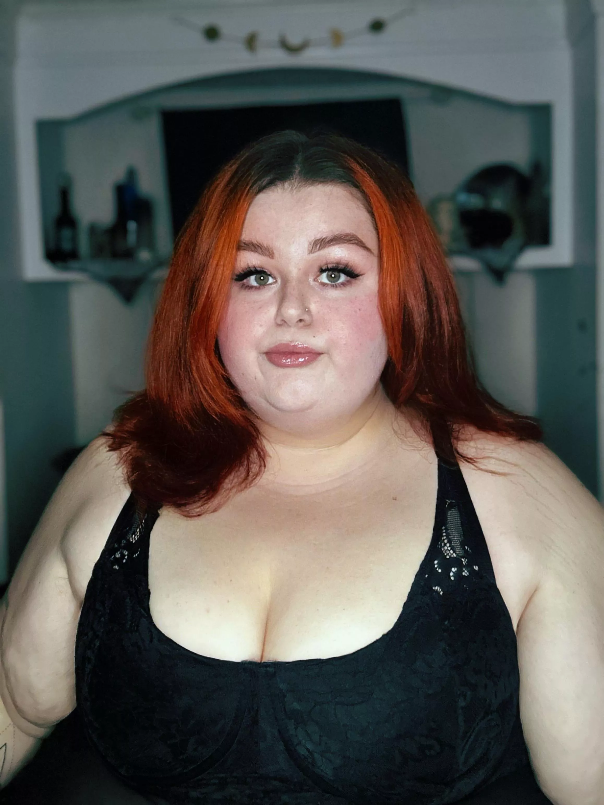 Do you think I look pretty?