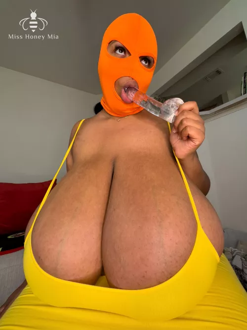 I can hide some parts of me a LOT more easily than others lol 💗💗 (42P)