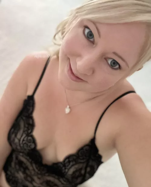 Such a sweet mommy… who likes to be used for pleasure!