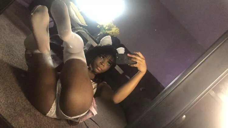 you can go for my feet or ass