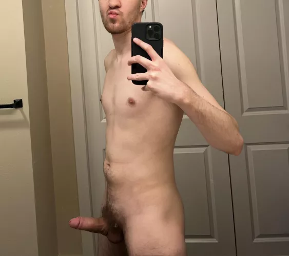 (23) Who’d join me for a shower? Gotta save water after all. 😏