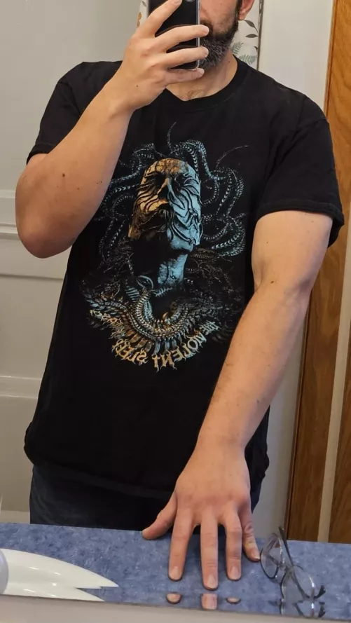 *40 and still wears band t-shirts* 😅