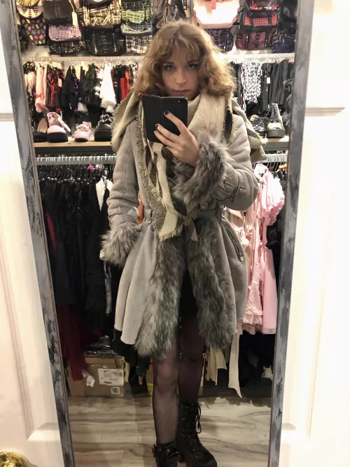 about to ransack this whole store, call the cops