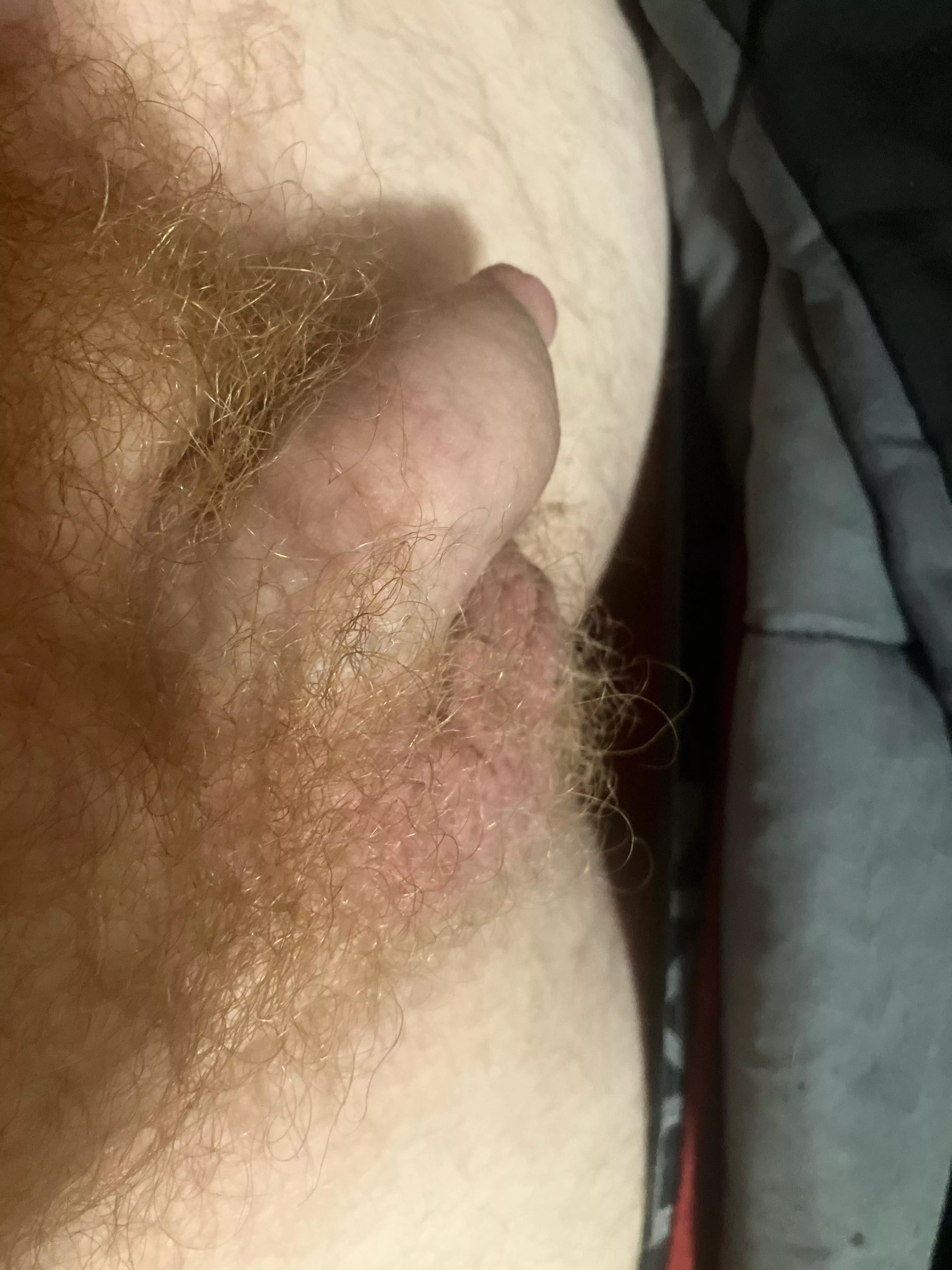 Any guys stream their nude sleep or bath