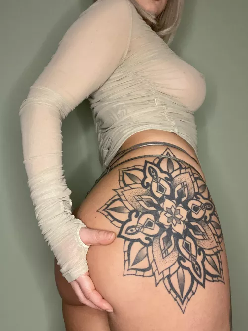 are u turn on by a girl with tattoos?