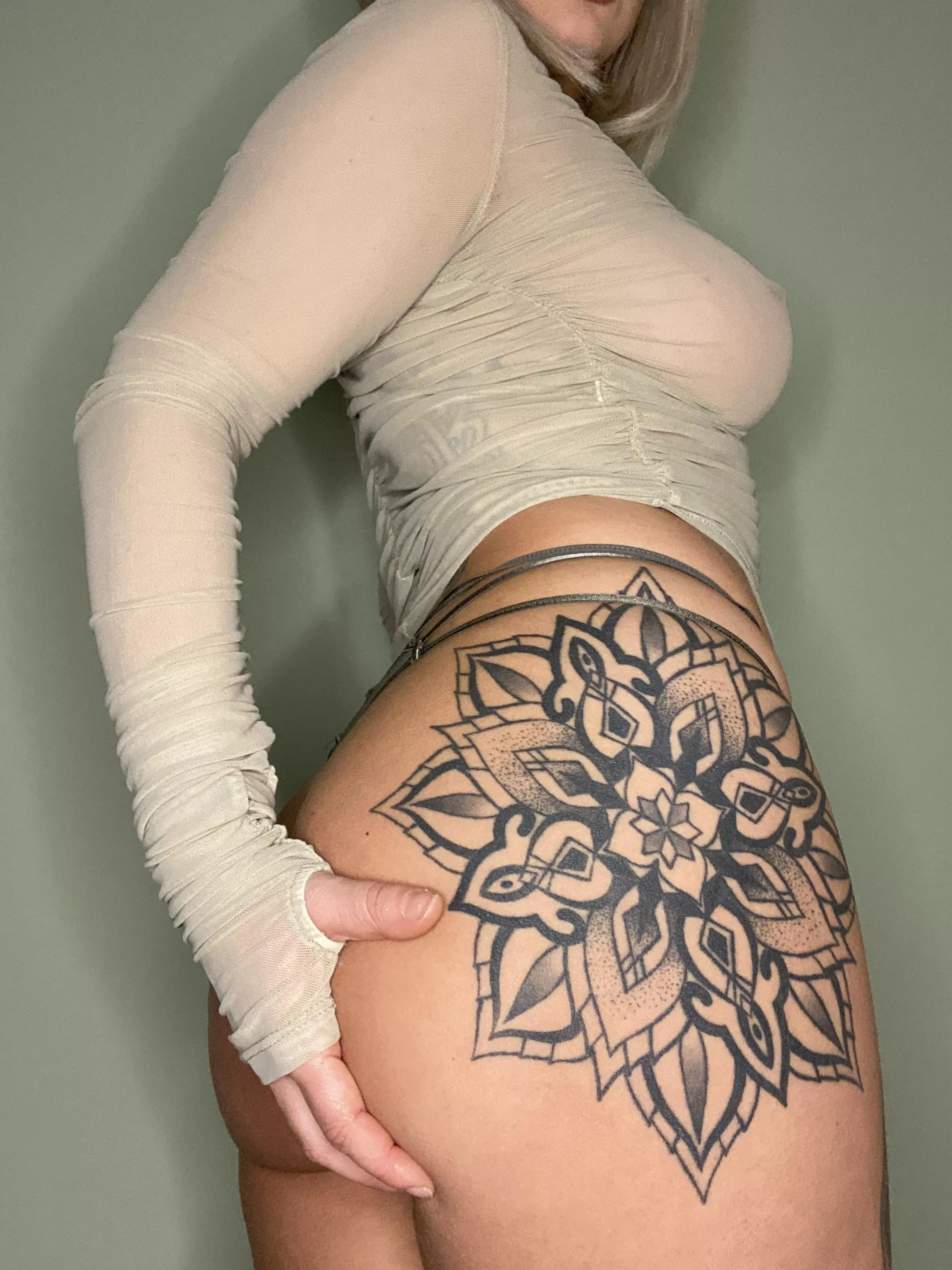 are u turn on by a girl with tattoos?