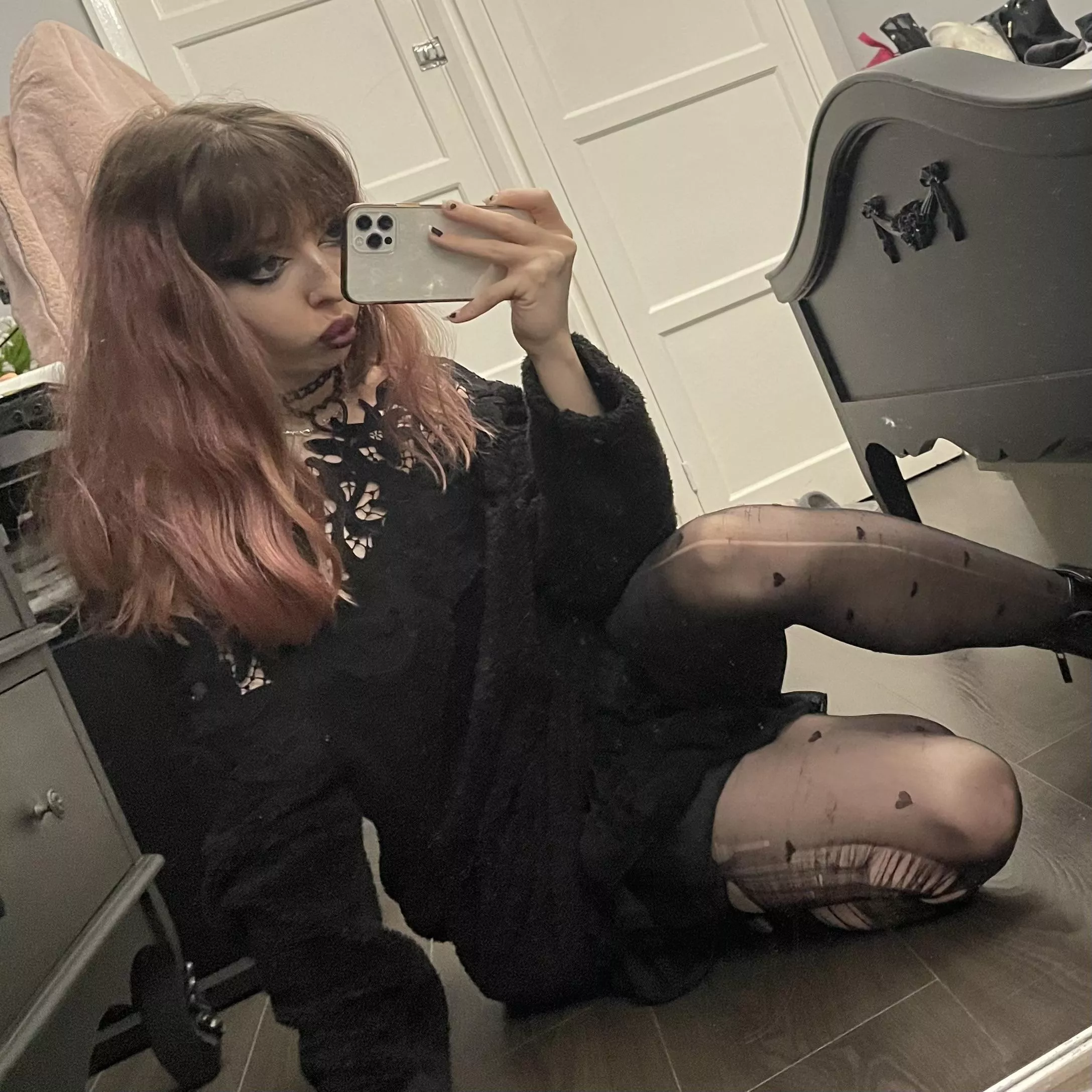 Bought a new fuzzy top for winter ❄️ x