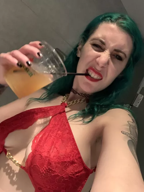 Cocktail selfie
