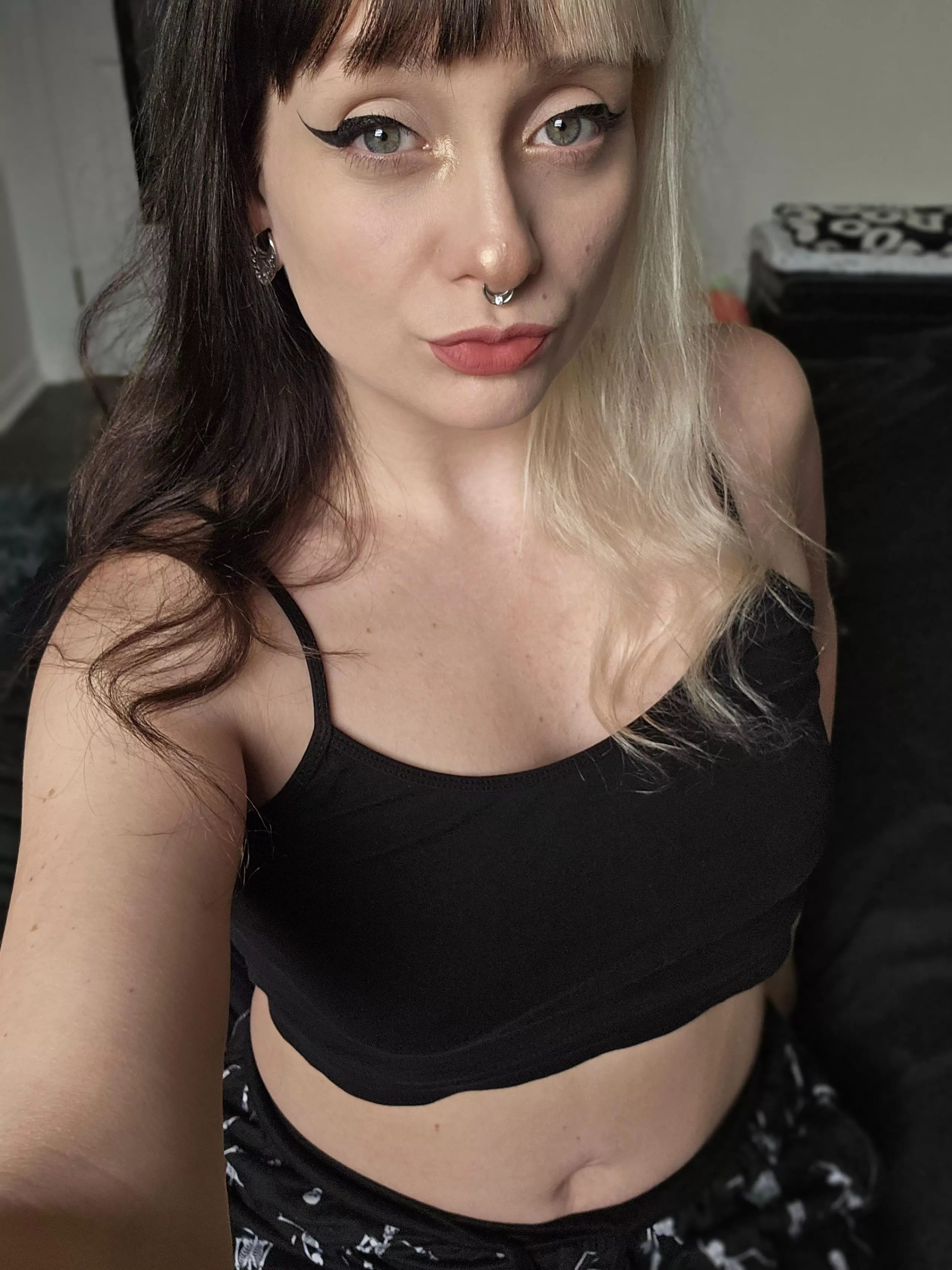 First post here.. do you think bangs suit me?