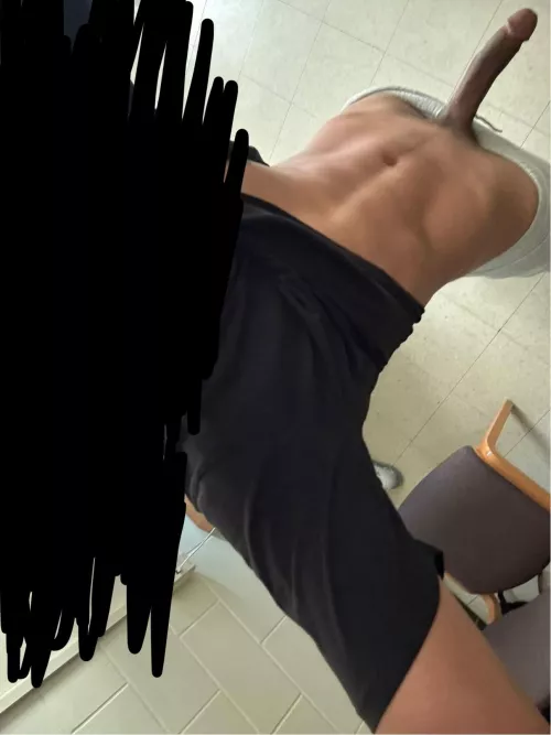 Follow if you’re smaller than me 🙈