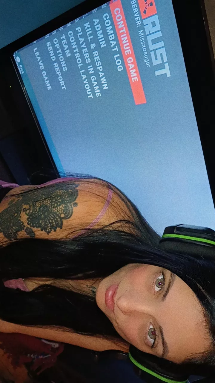 Gamer girls with their own servers