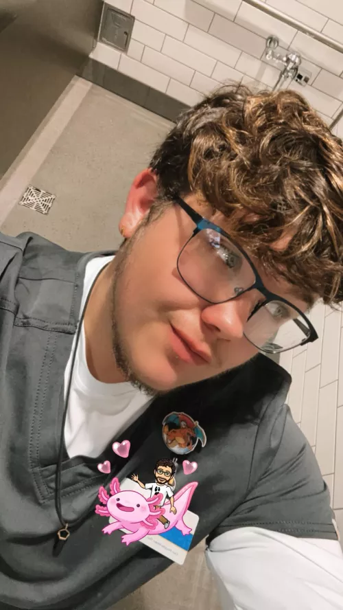 hello! just a fellow gaymer boy looking to make connections 🤗