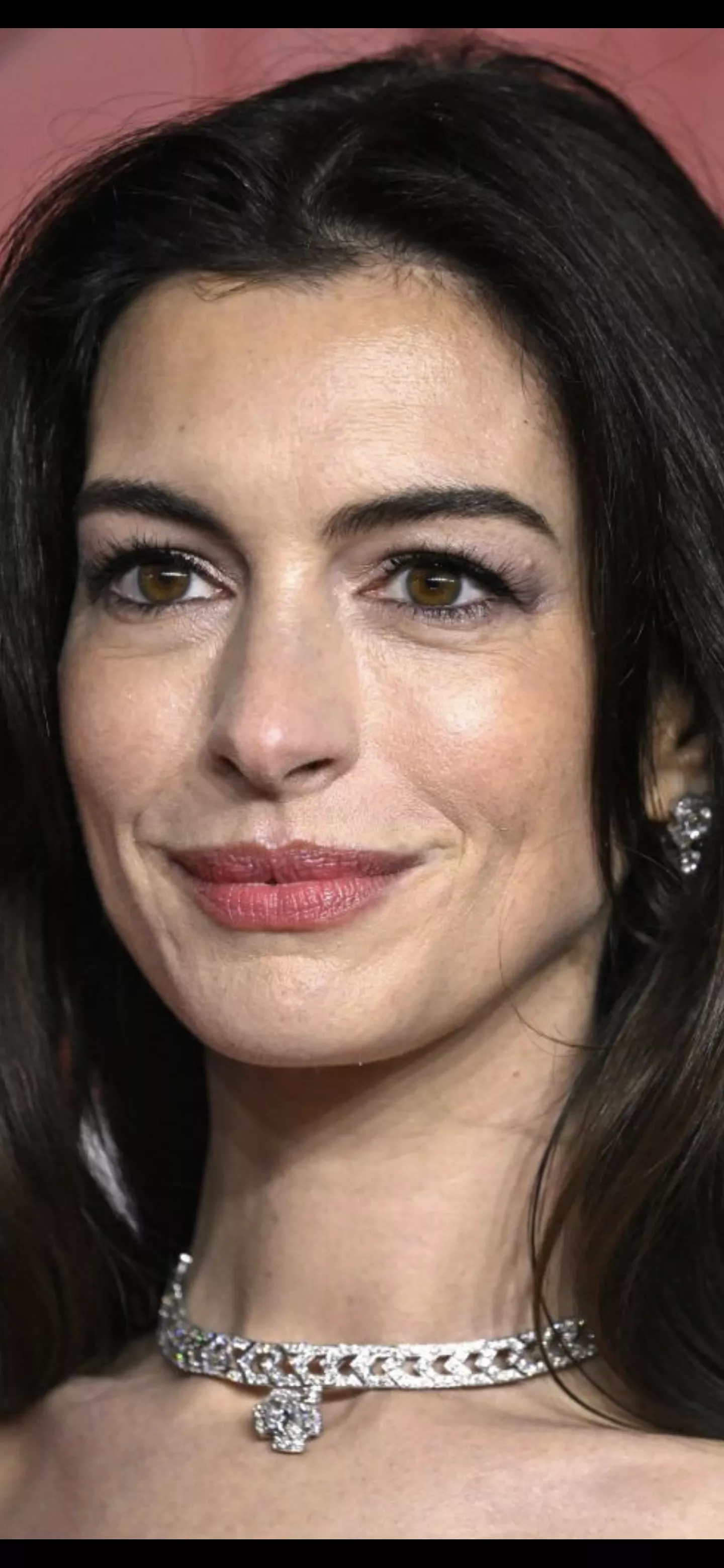 Here's a picture of Anne Hathaway mature MILF face to cum tribute