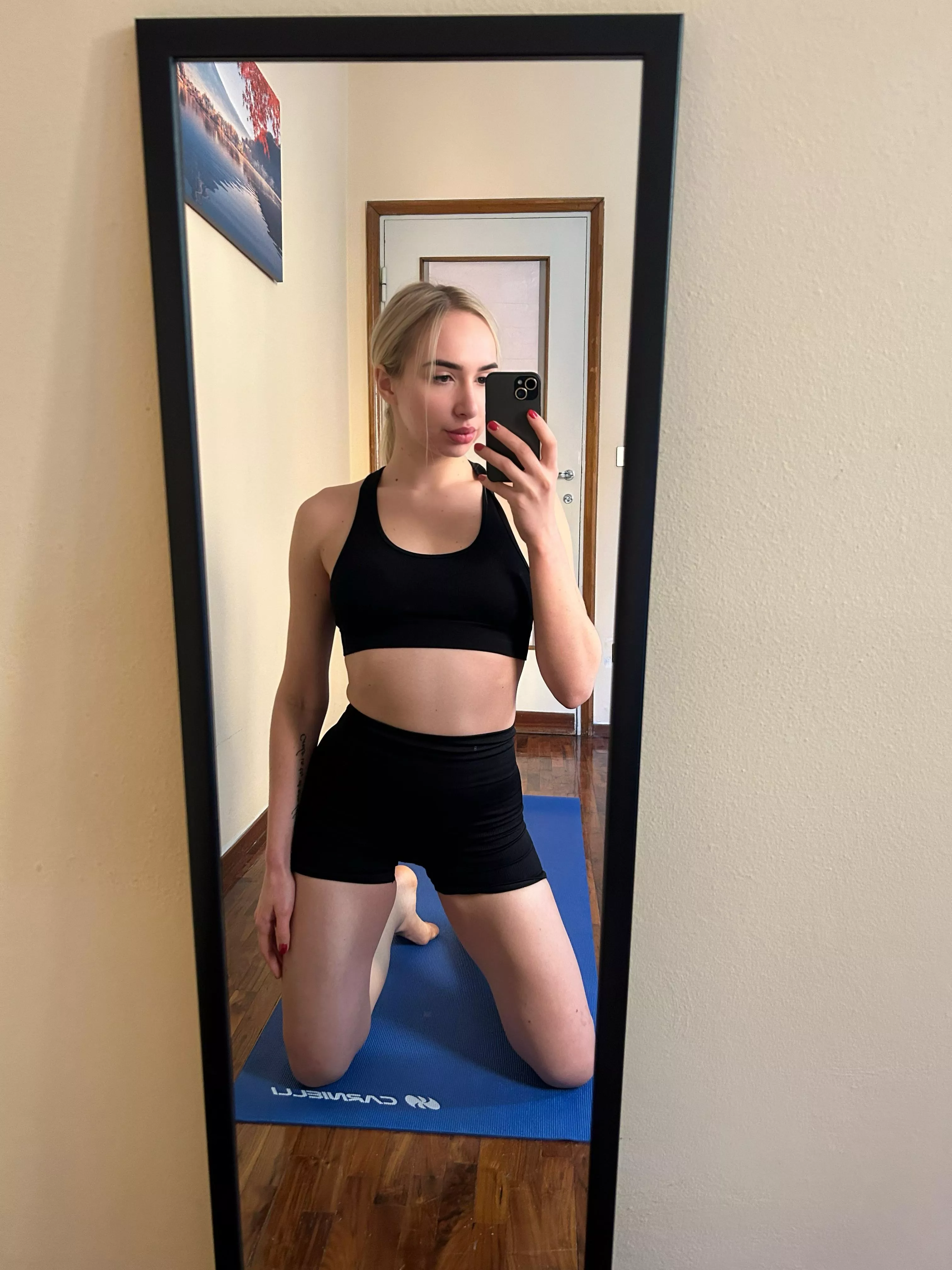 Home workouts are sometimes more productive than in the gym, know what I mean? [F]