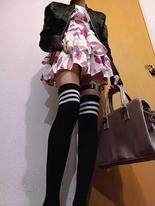 I like pink and black 🖤🩷