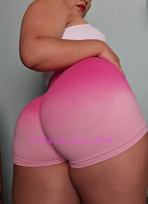 I love these leggings on my ass