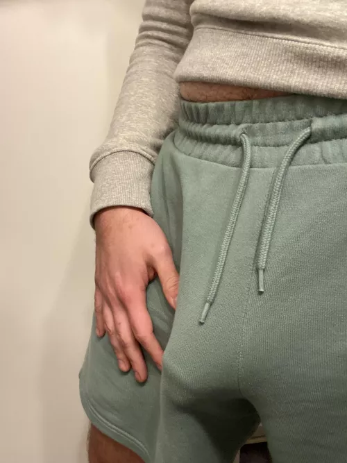 I wonder why my neighbor was so chatty with me in the laundry room