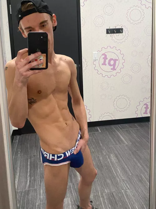 I’m always so horny after the gym[24]