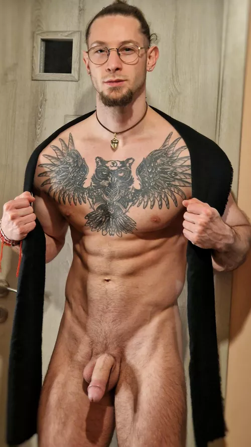 I’m sending my nude album to everyone who says ”hi”