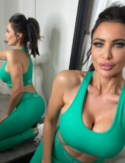 Let's sneak into the washroom for a quickie