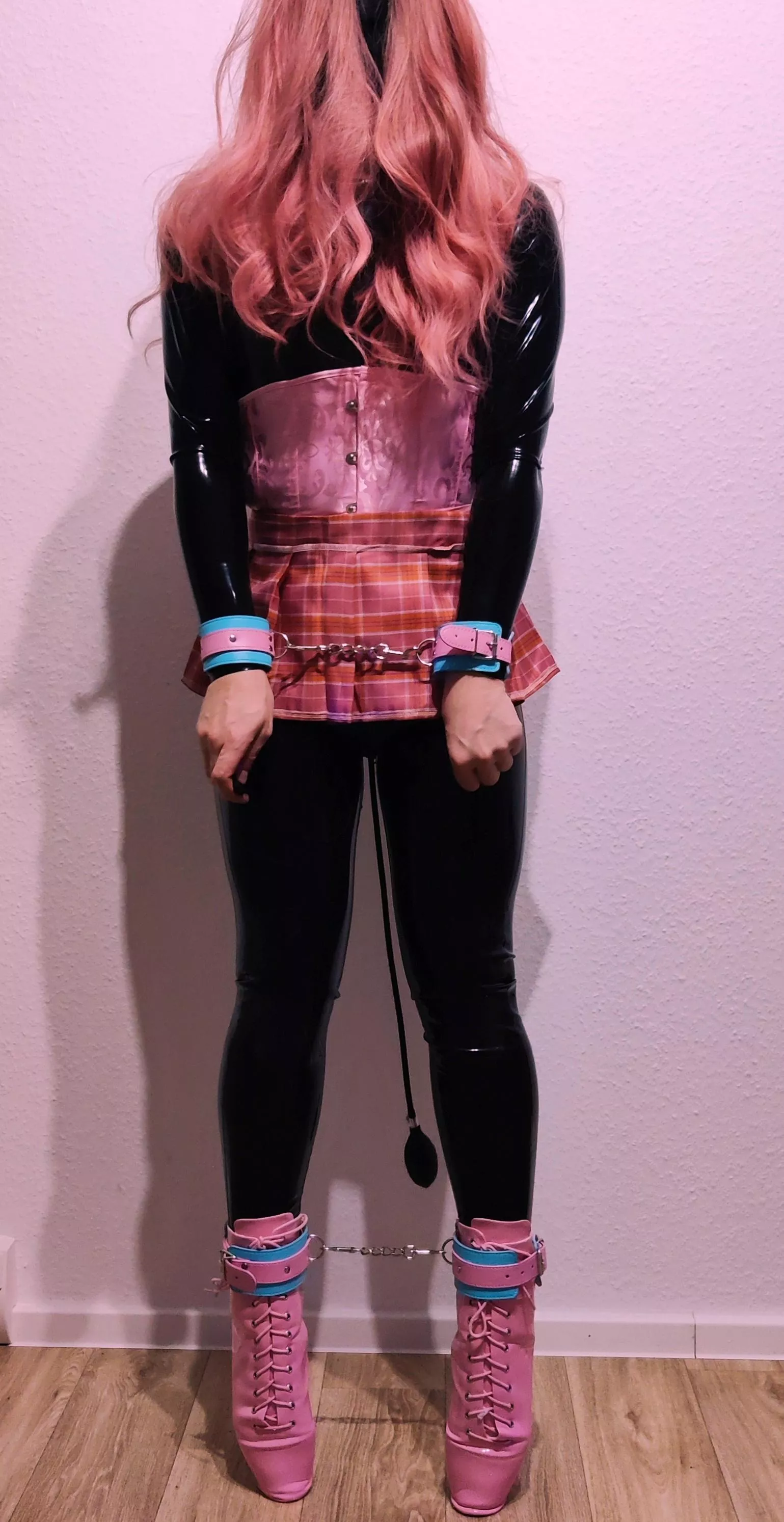 Locked up latex doll 🖤🔒