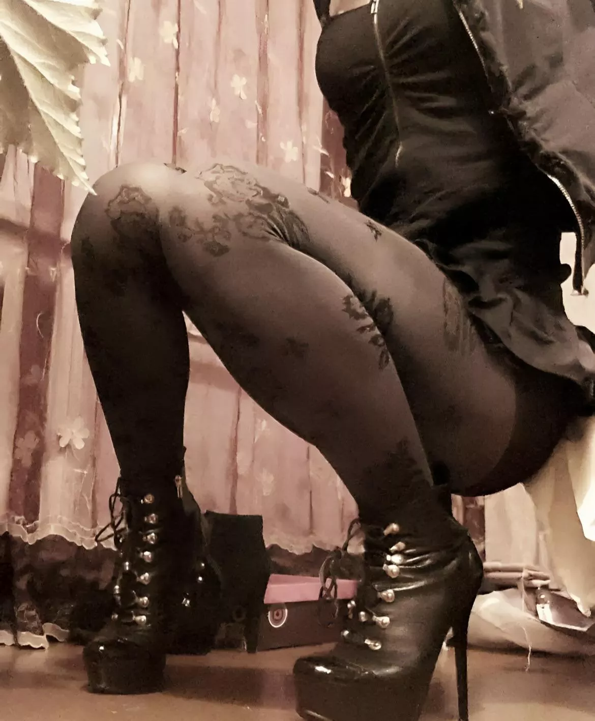 Love these platform stilettos with my hose!