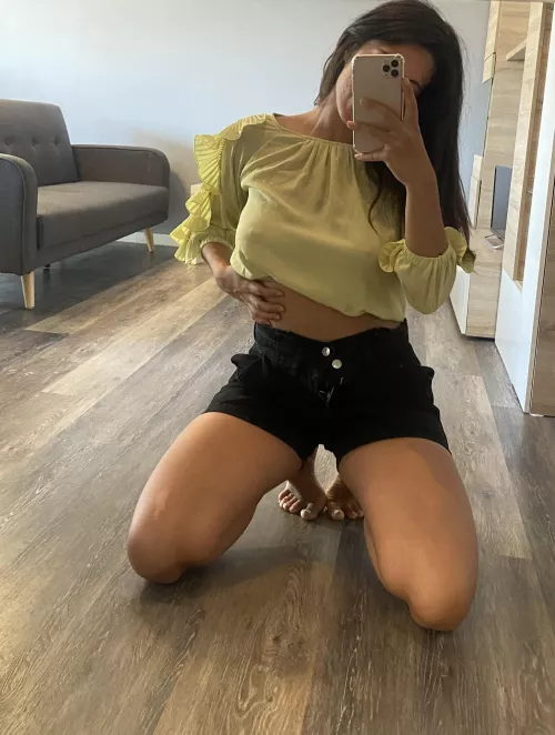 Mirror selfie skills on point, always. F19