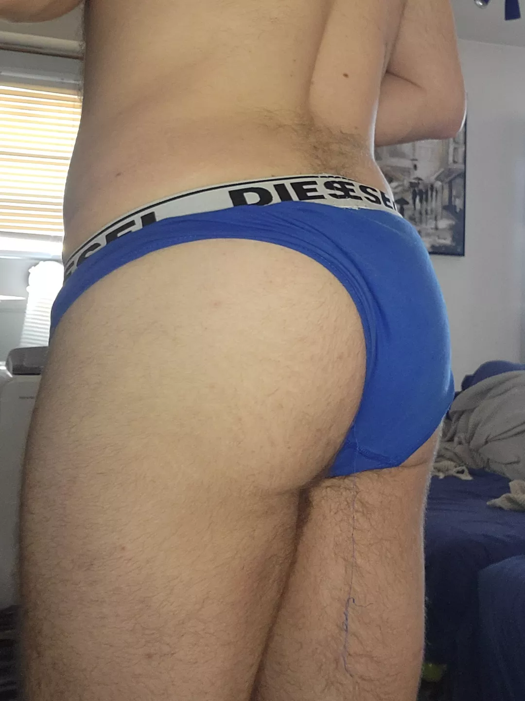 My last pair of briefs are falling appart 😭