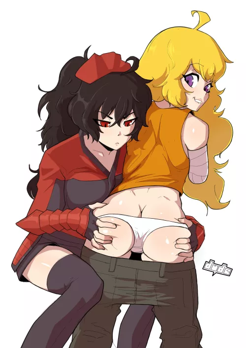 Raven checks out Yang's ass (Dude-doodle)