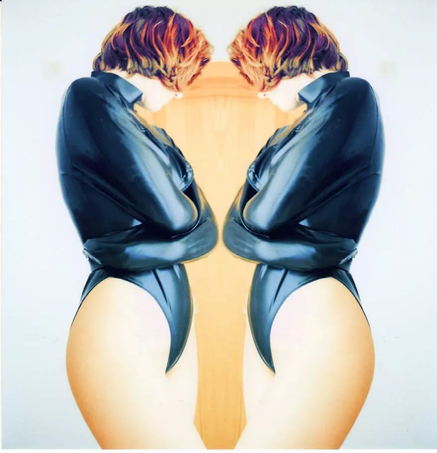 Rougerealgar7. They just started reposting their old pics back on DeviantArt after so many years of inactivity. At the moment, however, it's only at 75. Maybe we can get that number to increase.