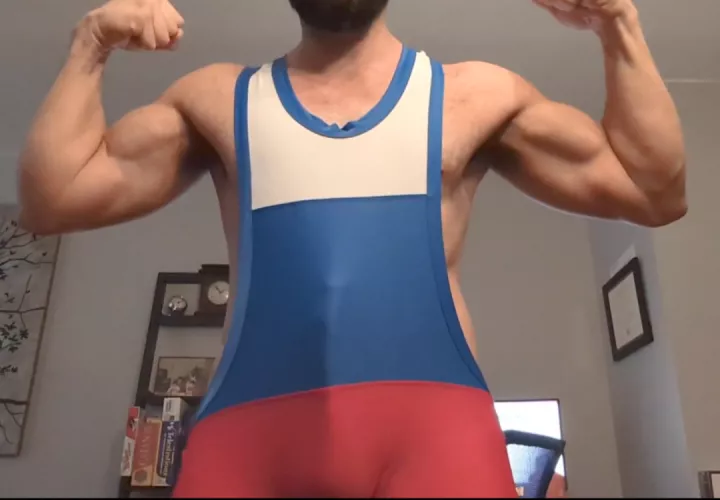 Singlets get me boned up easily