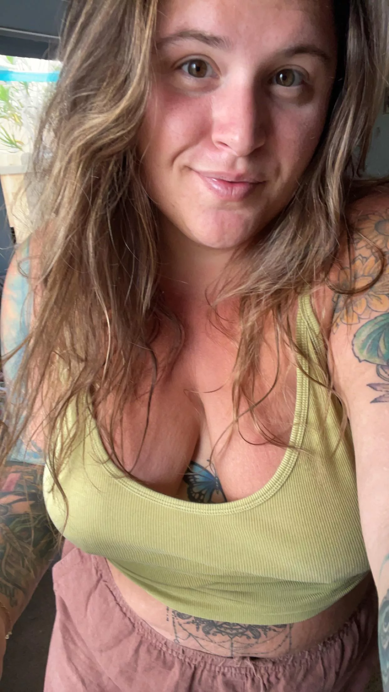 tatted bbw milf stoner with a flirtatious soul