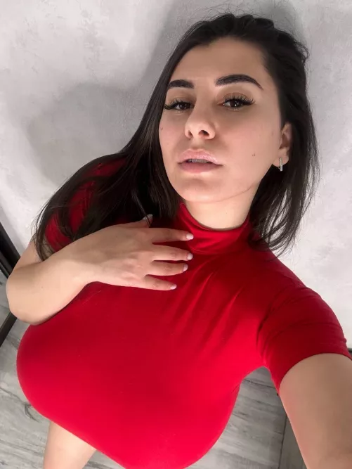 That tops isn't concealing anything...