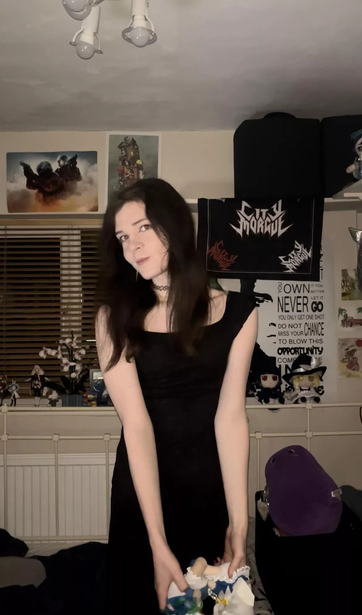 Tight fitting dress for these curvessssss :3