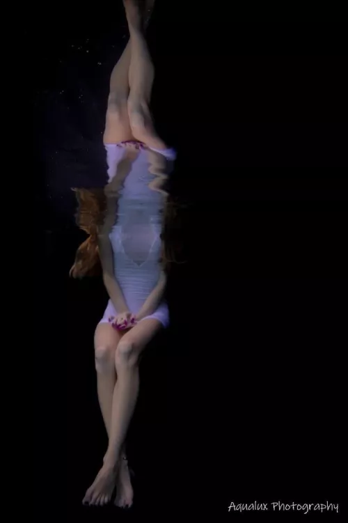 Underwater Babe🥰 Shot by AqualuxPhotography